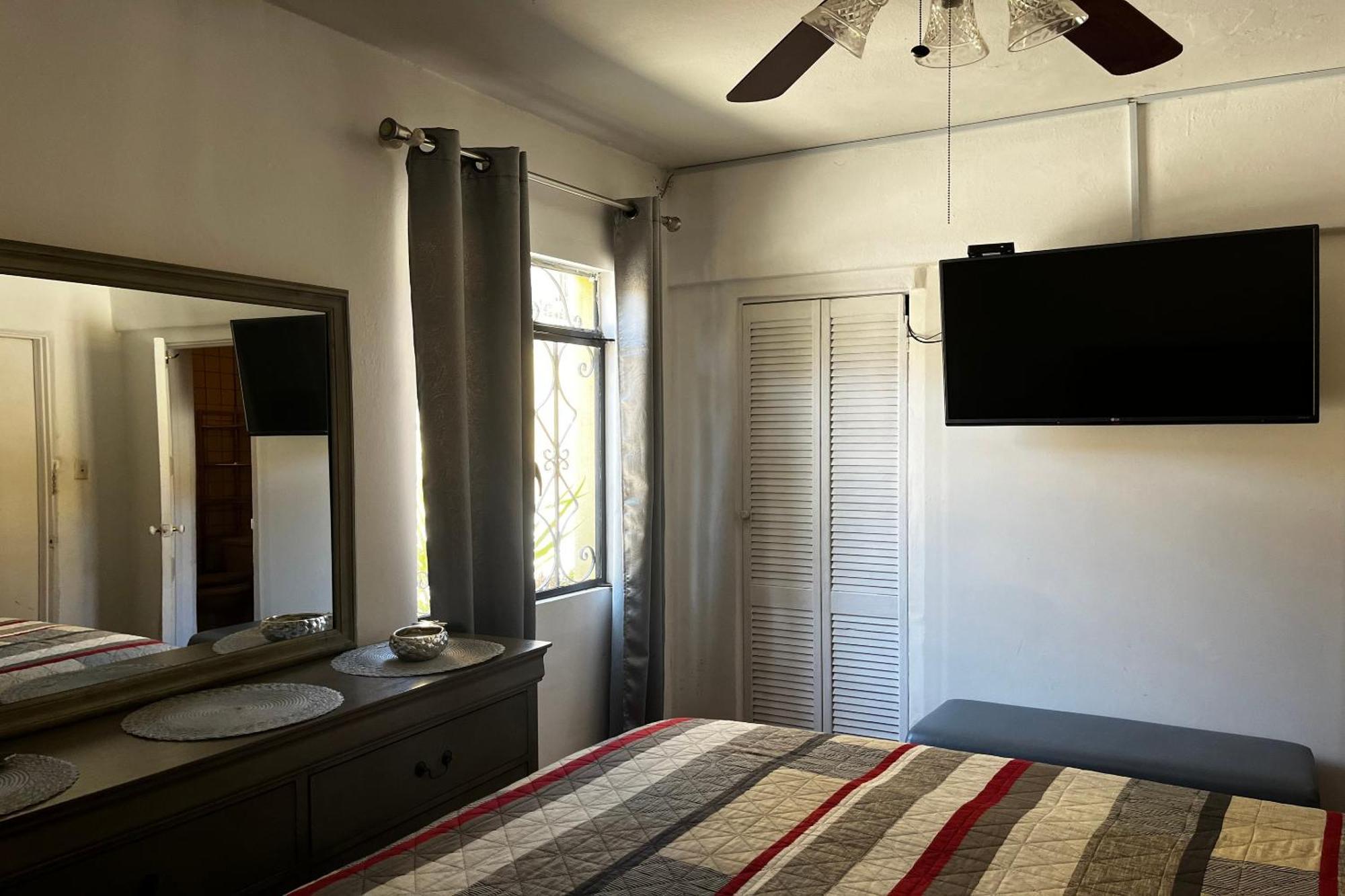 Oyo Hotel Linda Tijuana Eksteriør bilde