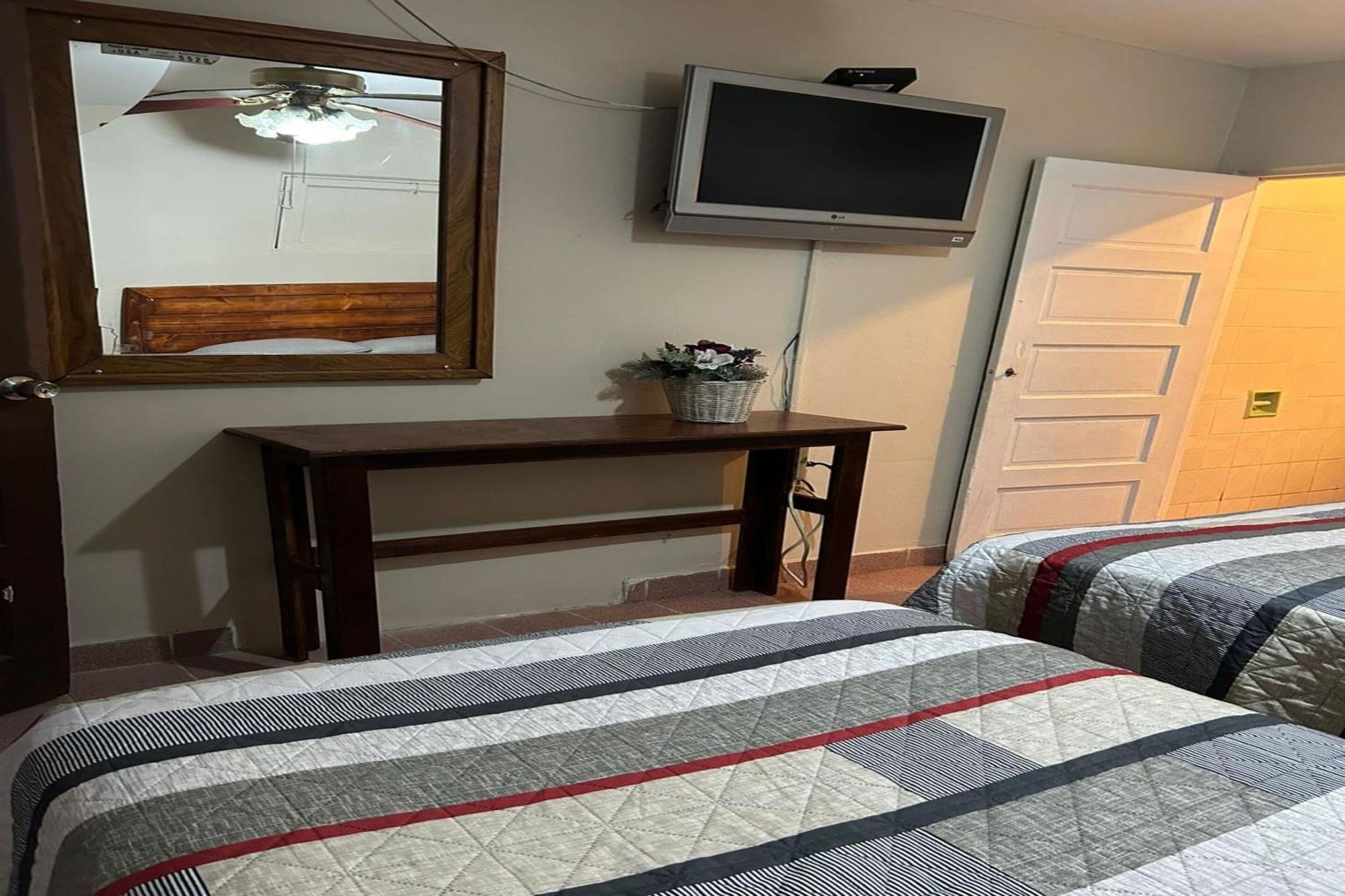 Oyo Hotel Linda Tijuana Eksteriør bilde